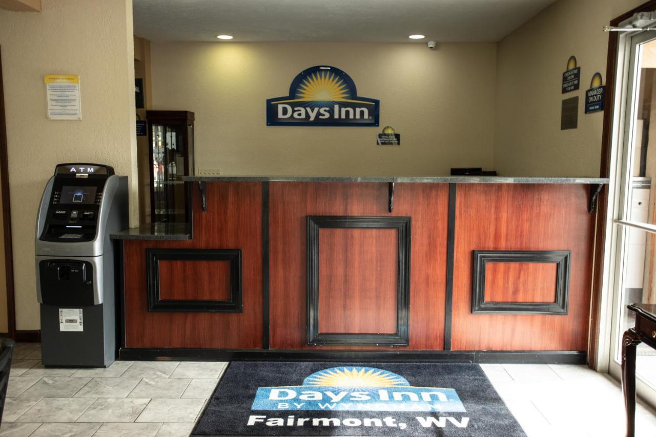 Days Inn By Wyndham Fairmont Buitenkant foto